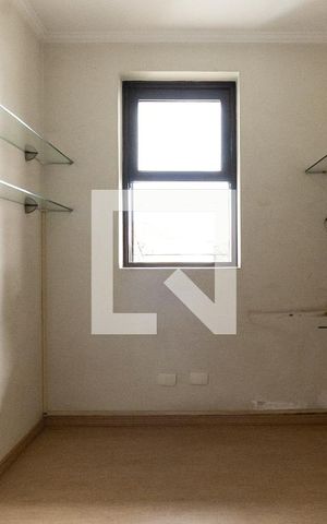 Casa à venda com 290m², 4 quartos e 6 vagas Casa à venda com 290m², 4 quartos e 6 vagasQuarto 4