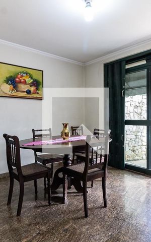 Casa à venda com 290m², 4 quartos e 6 vagas Casa à venda com 290m², 4 quartos e 6 vagasCopa da Cozinha