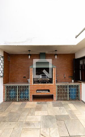 Casa à venda com 290m², 4 quartos e 6 vagas Casa à venda com 290m², 4 quartos e 6 vagasChurrasqueira