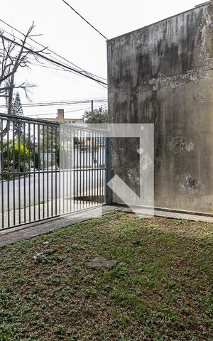Casa à venda com 290m², 4 quartos e 6 vagas Casa à venda com 290m², 4 quartos e 6 vagasGaragem