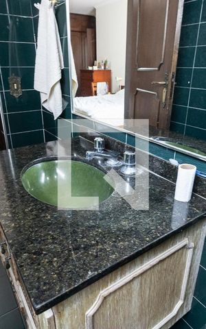 Casa à venda com 290m², 4 quartos e 6 vagas Casa à venda com 290m², 4 quartos e 6 vagasBanheiro da Suíte 2