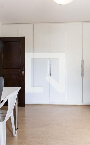 Casa à venda com 290m², 4 quartos e 6 vagas Casa à venda com 290m², 4 quartos e 6 vagasQuarto 3