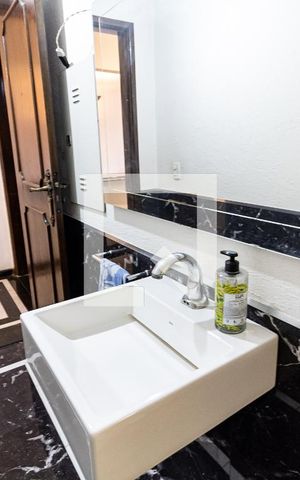 Casa à venda com 290m², 4 quartos e 6 vagas Casa à venda com 290m², 4 quartos e 6 vagasLavabo