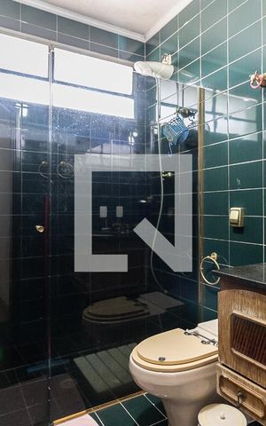 Casa à venda com 290m², 4 quartos e 6 vagas Casa à venda com 290m², 4 quartos e 6 vagasBanheiro Social