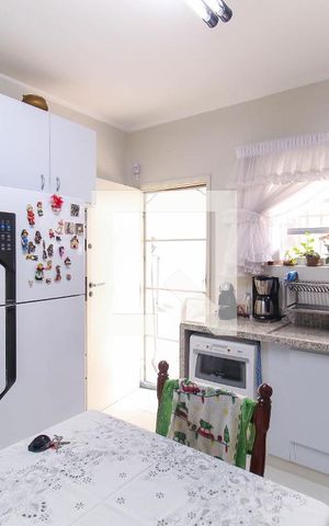 Casa à venda com 123m², 3 quartos e 2 vagas Casa à venda com 123m², 3 quartos e 2 vagasCozinha