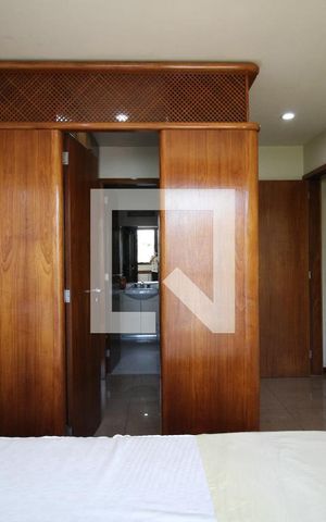 Apartamento para alugar com 122m², 3 quartos e 2 vagas Apartamento para alugar com 122m², 3 quartos e 2 vagasDetalhe da suíte