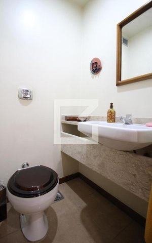 Apartamento para alugar com 122m², 3 quartos e 2 vagas Apartamento para alugar com 122m², 3 quartos e 2 vagasDetalhe do lavabo