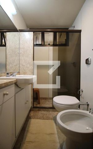 Apartamento para alugar com 122m², 3 quartos e 2 vagas Apartamento para alugar com 122m², 3 quartos e 2 vagasBanheiro social