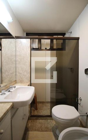 Apartamento para alugar com 122m², 3 quartos e 2 vagas Apartamento para alugar com 122m², 3 quartos e 2 vagasDetalhe do banheiro social
