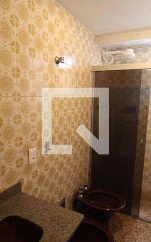 Apartamento à venda com 96m², 3 quartos e 1 vagaQuarto 1 - Banheiro