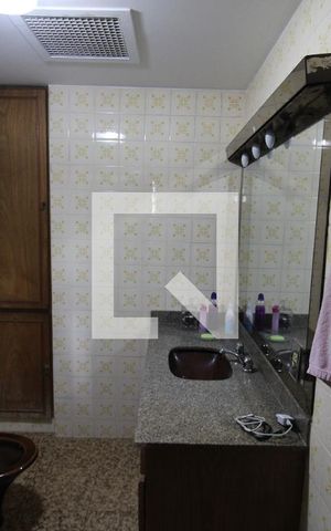 Apartamento à venda com 96m², 3 quartos e 1 vagaQuarto 2 - Banheiro