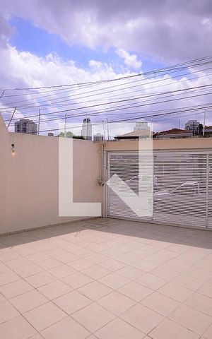Casa à venda com 240m², 3 quartos e 3 vagas Casa à venda com 240m², 3 quartos e 3 vagasGaragem