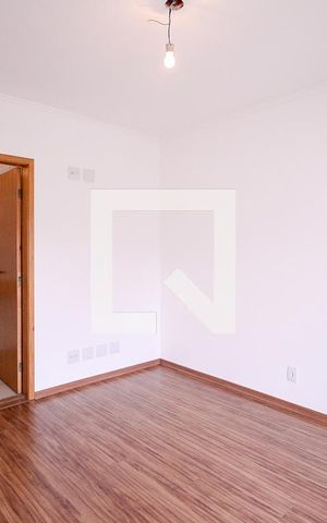 Casa à venda com 240m², 3 quartos e 3 vagas Casa à venda com 240m², 3 quartos e 3 vagasQuarto 1 - Suite