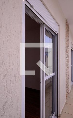 Casa à venda com 240m², 3 quartos e 3 vagas Casa à venda com 240m², 3 quartos e 3 vagasVaranda