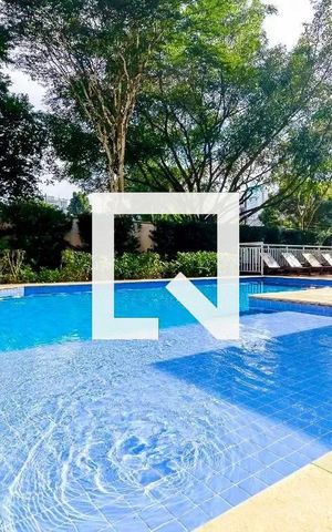 Apartamento para alugar com 180m², 3 quartos e 3 vagas Apartamento para alugar com 180m², 3 quartos e 3 vagasÁrea comum - Piscina