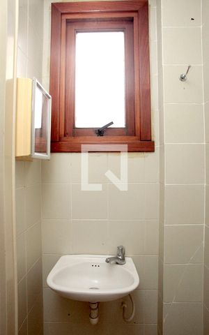 Apartamento à venda com 171m², 3 quartos e 2 vagasBanheiro 4 Serviço
