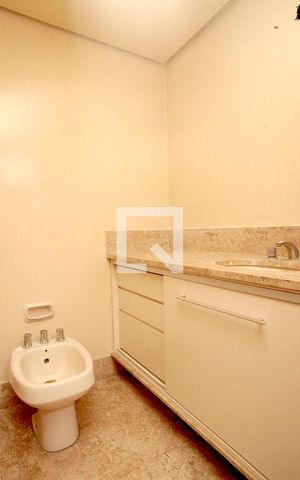 Apartamento à venda com 171m², 3 quartos e 2 vagasBanheiro Quarto 1 Suíte