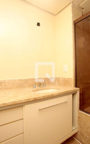 Apartamento à venda com 171m², 3 quartos e 2 vagasBanheiro Quarto 1 Suíte