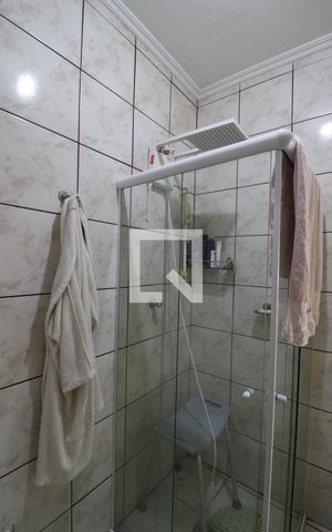 Casa à venda com 182m², 2 quartos e 1 vagaBanheiro