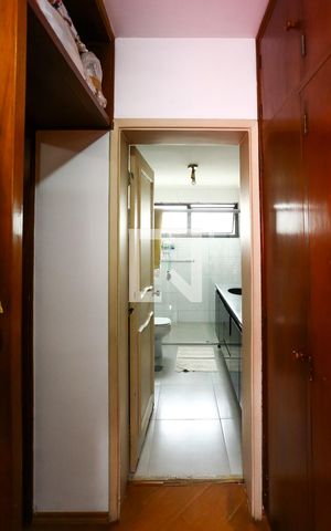 Apartamento à venda com 196m², 3 quartos e 3 vagas Apartamento à venda com 196m², 3 quartos e 3 vagasCloset da suíte 2