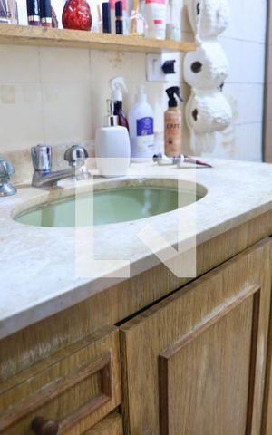 Apartamento à venda com 94m², 3 quartos e 1 vaga Apartamento à venda com 94m², 3 quartos e 1 vagaBanheiro Social
