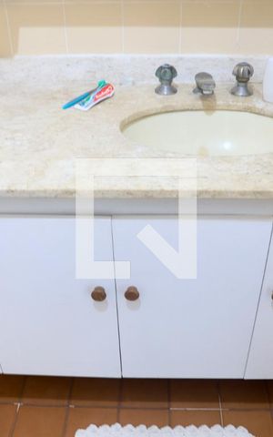 Apartamento à venda com 94m², 3 quartos e 1 vaga Apartamento à venda com 94m², 3 quartos e 1 vagaBanheiro da Suíte