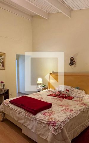 Casa de condomínio à venda com 450m², 4 quartos e 6 vagasSuíte 1