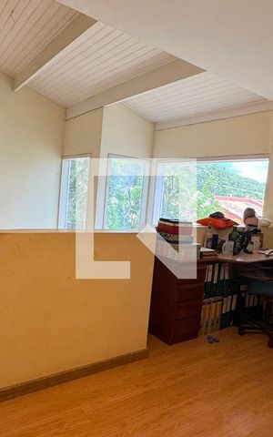 Casa de condomínio à venda com 450m², 4 quartos e 6 vagasHall