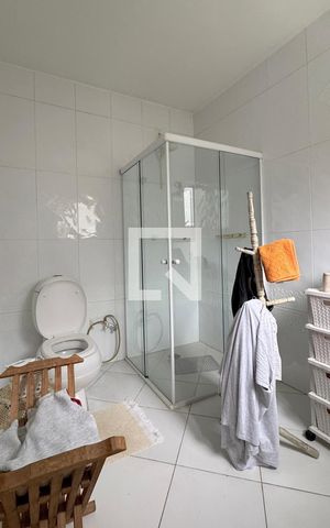 Casa de condomínio à venda com 450m², 4 quartos e 6 vagasBanheiro da Suíte 3