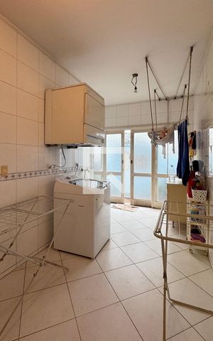 Casa de condomínio à venda com 450m², 4 quartos e 6 vagasÁrea de Serviço