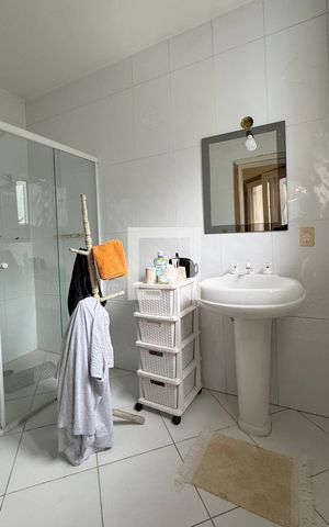 Casa de condomínio à venda com 450m², 4 quartos e 6 vagasBanheiro da Suíte 3