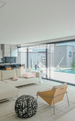 Casa de condomínio à venda com 800m², 5 quartos e 10 vagasSala