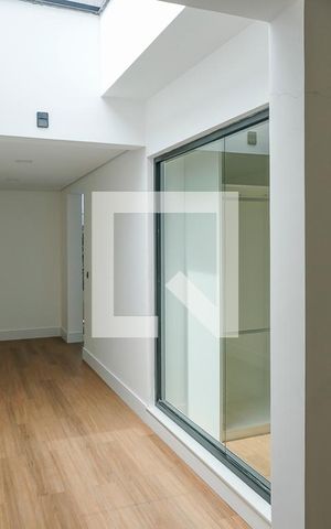 Casa de condomínio à venda com 800m², 5 quartos e 10 vagasAcesso para as suítes