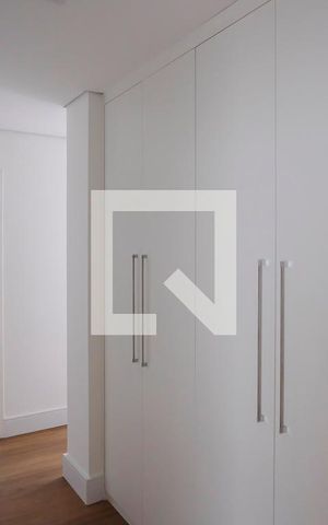 Casa de condomínio à venda com 800m², 5 quartos e 10 vagasCloset suíte 2