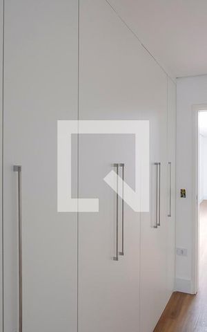 Casa de condomínio à venda com 800m², 5 quartos e 10 vagasCloset suíte 3