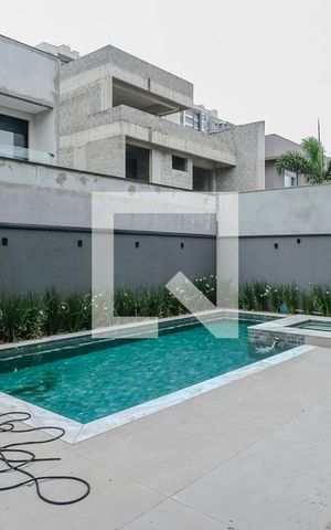 Casa de condomínio à venda com 800m², 5 quartos e 10 vagasPiscina