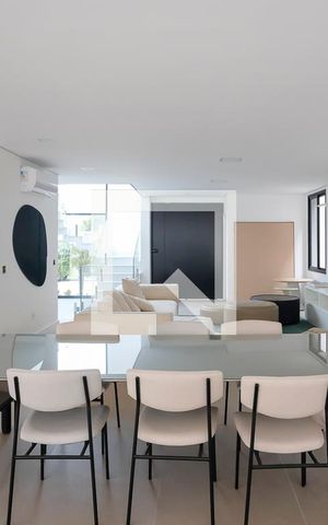 Casa de condomínio à venda com 800m², 5 quartos e 10 vagasSala