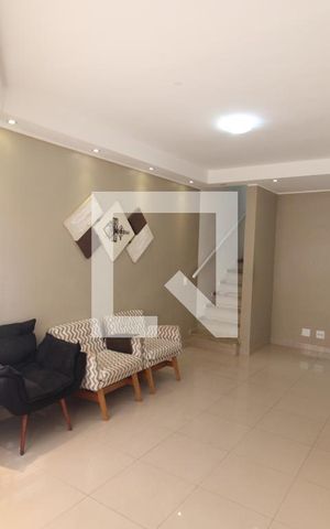 Casa de condomínio à venda com 170m², 3 quartos e 2 vagasSala