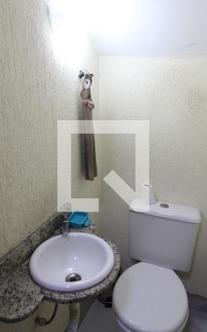 Casa de condomínio à venda com 170m², 3 quartos e 2 vagasLavabo