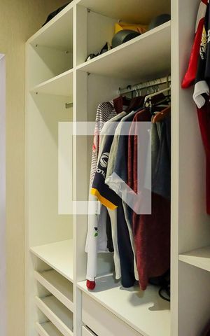 Casa de condomínio à venda com 420m², 3 quartos e 4 vagasCloset suíte 2
