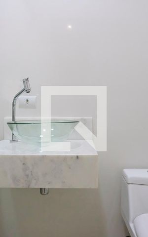 Casa de condomínio à venda com 420m², 3 quartos e 4 vagasBanheiro área de serviço