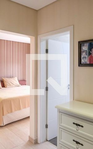 Casa de condomínio à venda com 420m², 3 quartos e 4 vagasCloset suíte 1