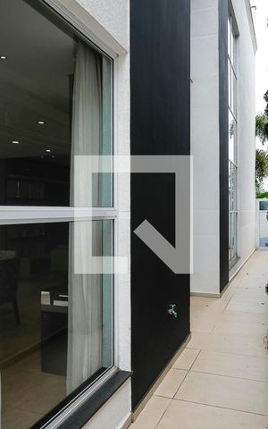 Casa de condomínio à venda com 420m², 3 quartos e 4 vagasCorredor lateral 2