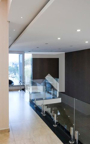 Casa de condomínio à venda com 420m², 3 quartos e 4 vagasAcesso aos quartos