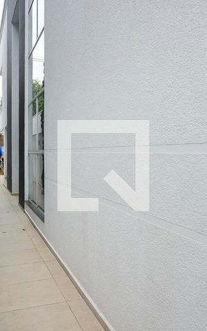 Casa de condomínio à venda com 420m², 3 quartos e 4 vagasCorredor lateral 2