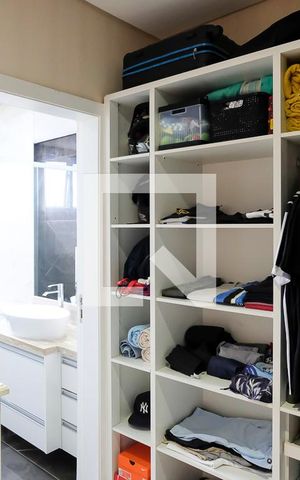 Casa de condomínio à venda com 420m², 3 quartos e 4 vagasCloset suíte 1