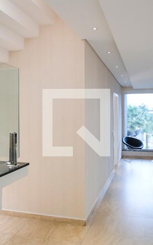 Casa de condomínio à venda com 420m², 3 quartos e 4 vagasAcesso aos quartos