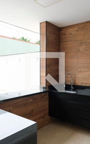 Casa de condomínio à venda com 420m², 3 quartos e 4 vagasChurrasqueira