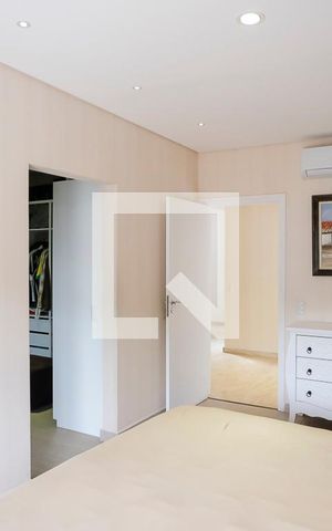 Casa de condomínio à venda com 420m², 3 quartos e 4 vagasSuíte 1