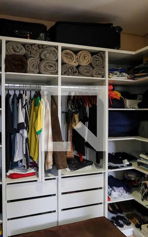 Casa de condomínio à venda com 420m², 3 quartos e 4 vagasCloset suíte 1